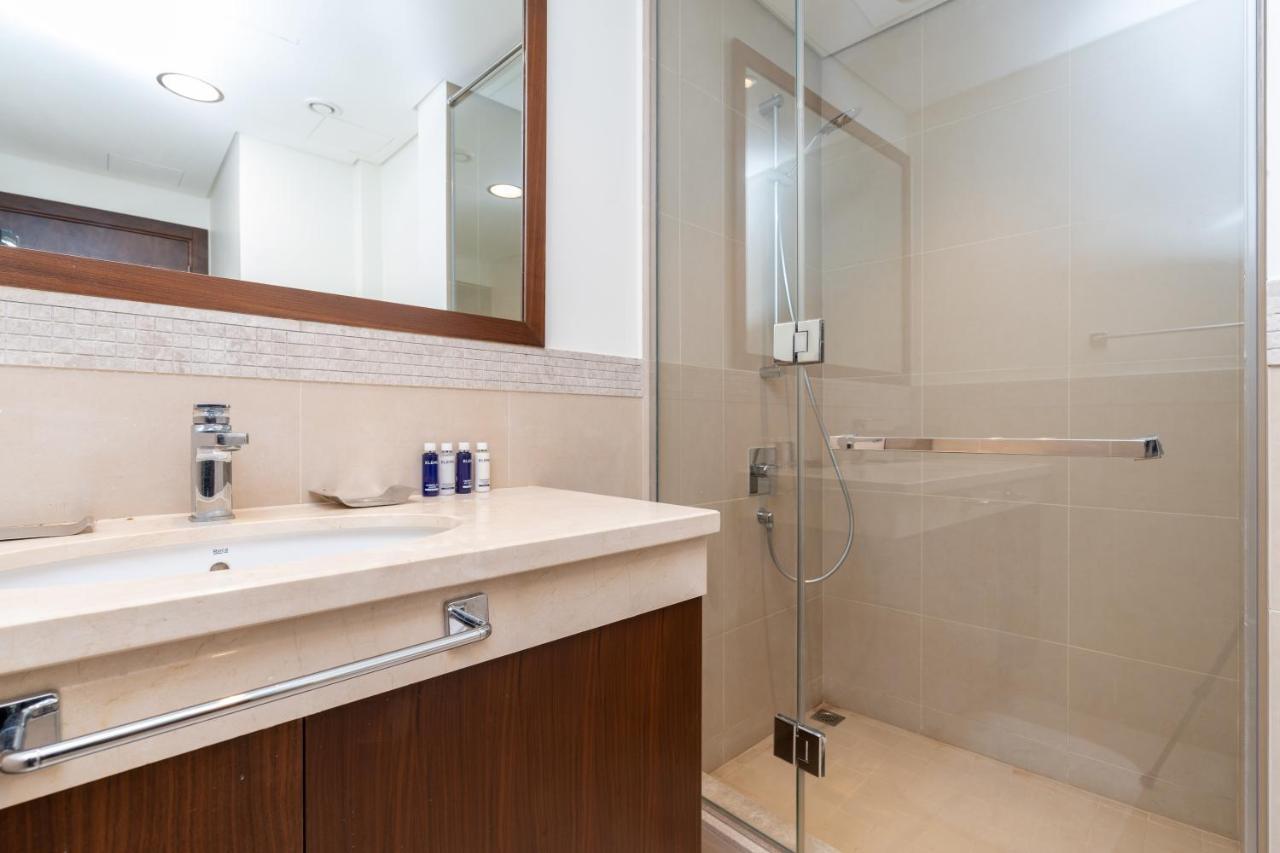 Vacay Lettings - Burj Vista High Floor Burj Khalifa & Fountain View Apartment Dubai Exterior photo