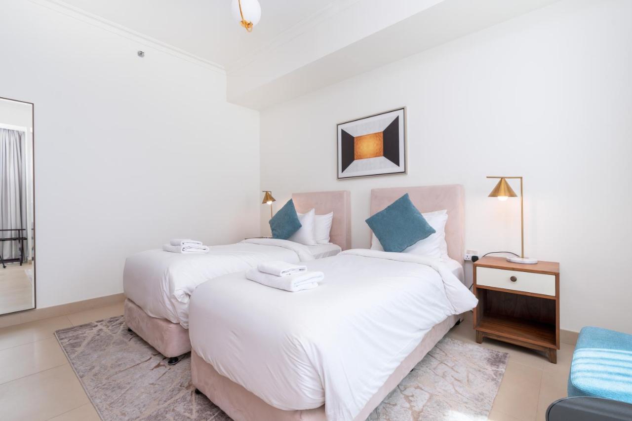 Vacay Lettings - Burj Vista High Floor Burj Khalifa & Fountain View Apartment Dubai Exterior photo